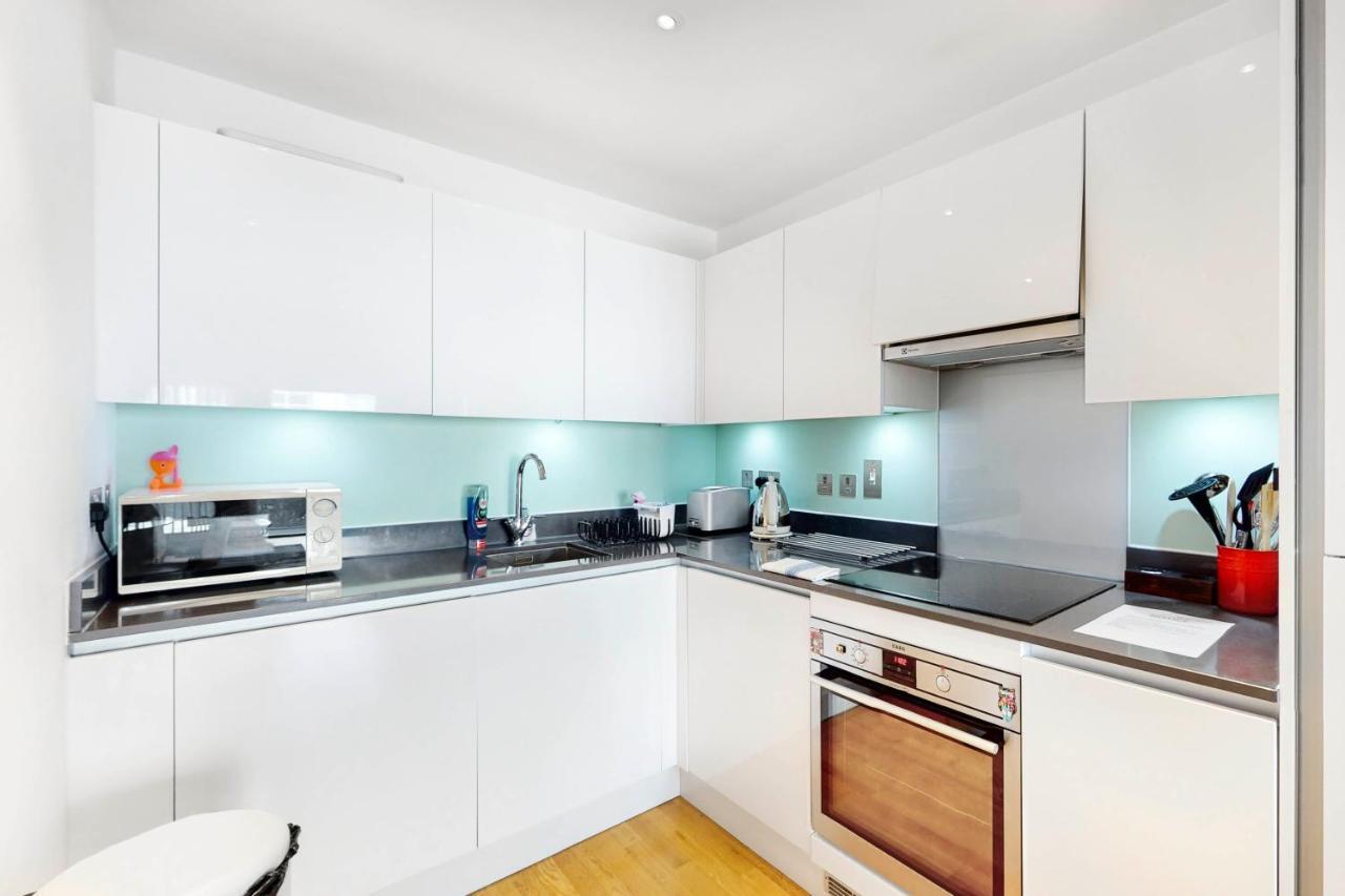 Lovely 1 Bed Apartment In Streatham London Kültér fotó