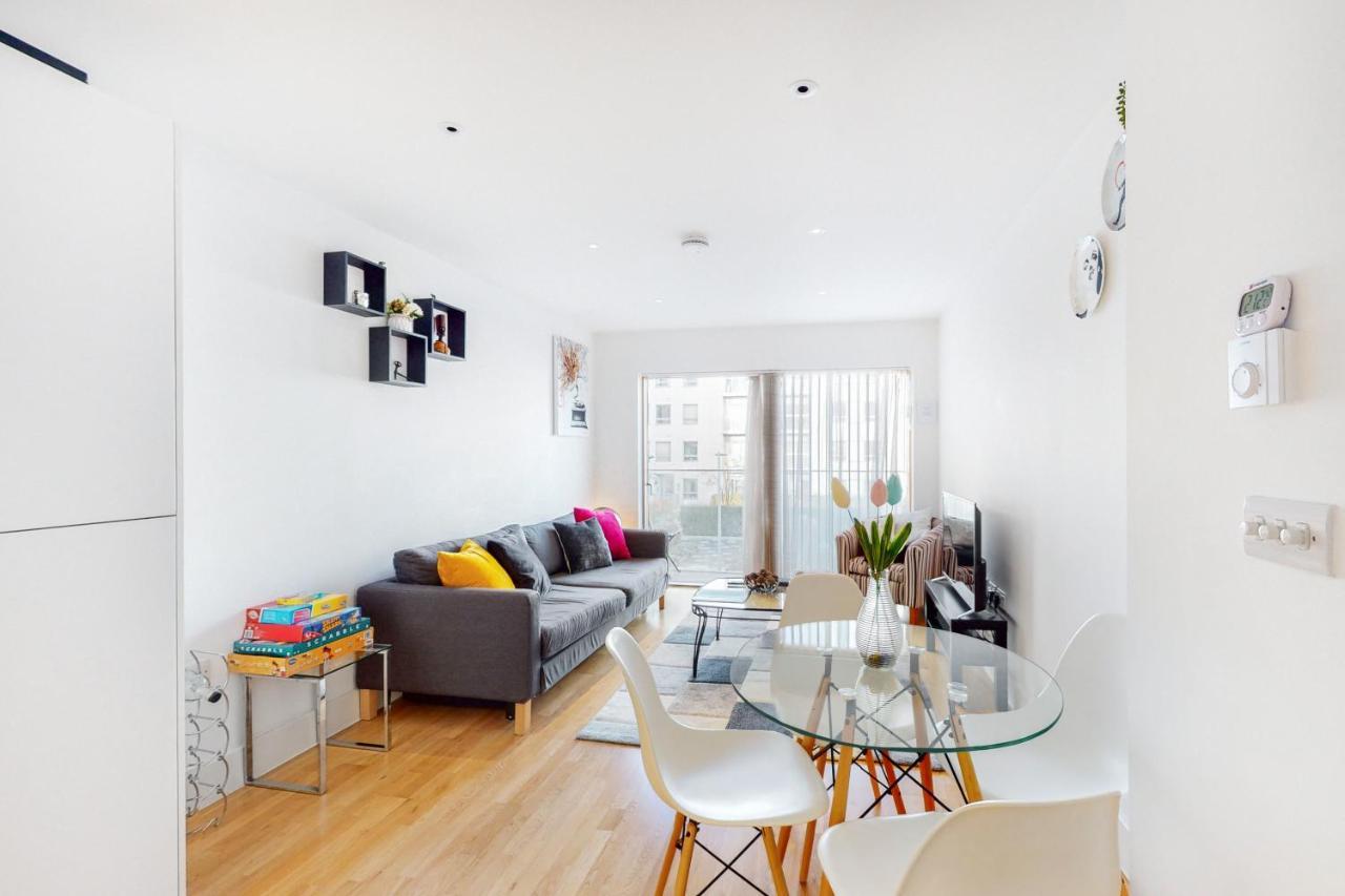 Lovely 1 Bed Apartment In Streatham London Kültér fotó